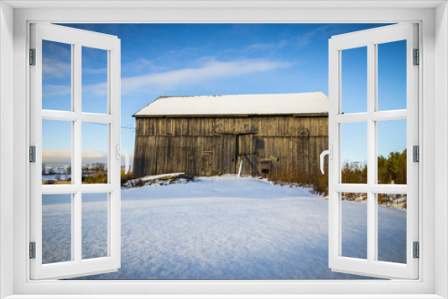 Fototapeta Naklejka Na Ścianę Okno 3D - Snow Covered Old Barn