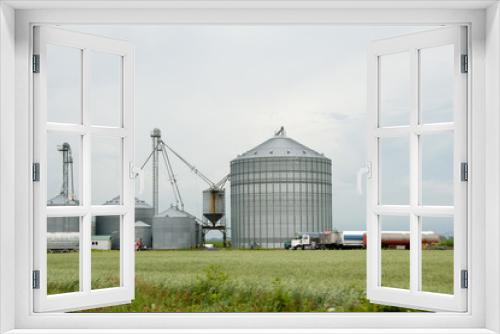 Fototapeta Naklejka Na Ścianę Okno 3D - Farm Silos - Quebec - Canada