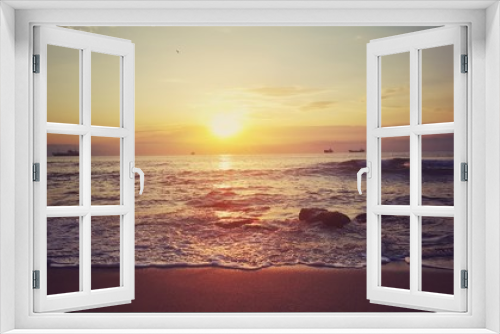 Fototapeta Naklejka Na Ścianę Okno 3D - Sea landscape, beautiful sunrise on the beach