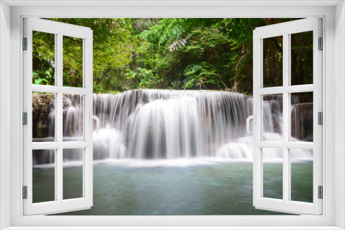 Fototapeta Naklejka Na Ścianę Okno 3D - Huay Mae Kamin Waterfall, beautiful waterfall
