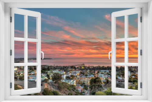Fototapeta Naklejka Na Ścianę Okno 3D - Sun sets in the West over Coastal Ventura