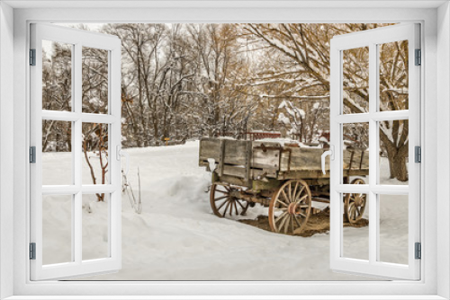 Fototapeta Naklejka Na Ścianę Okno 3D - Antique Wagon in Rural America