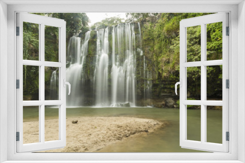 Fototapeta Naklejka Na Ścianę Okno 3D - Silky Llanos de Cortés waterfall and Beach
