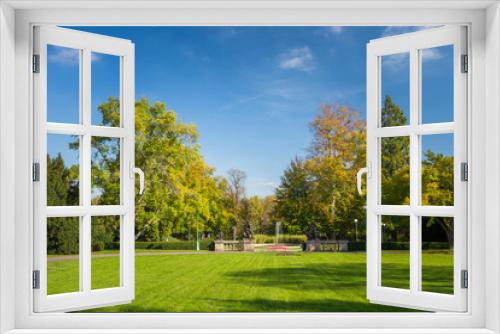 Fototapeta Naklejka Na Ścianę Okno 3D - Green lawn in Royal Garden in Prague, Czech