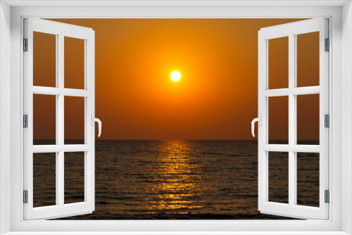 Fototapeta Naklejka Na Ścianę Okno 3D - Sunset over the Black sea