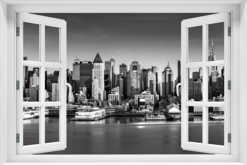 Fototapeta Naklejka Na Ścianę Okno 3D - Black and white New York City panorama